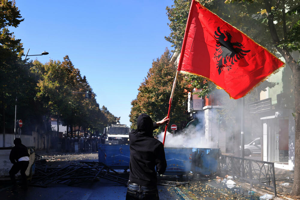 Protesti u Tirani su ušli u treći dan, Foto: Beta/AP