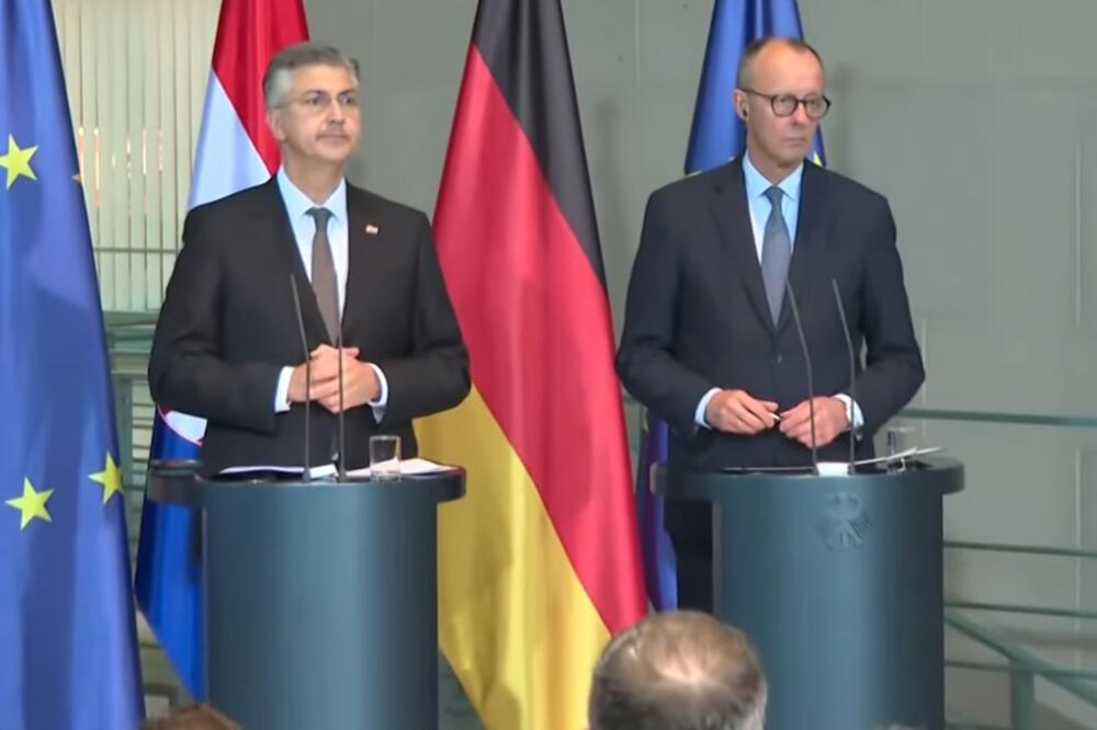 Detalj sa jedne konferencije za medije hrvatskog premijera Andreja Plenkovića i njemačkog kancelara Fridriha Merca, Foto: Screenshot/Youtube