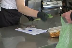 Narodne kuhinje u Crnoj Gori: Dio opština obezbjeđuje pomoć, za...