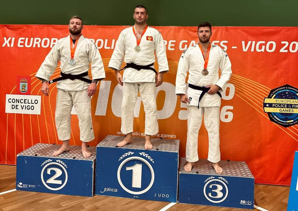 <p>"Uspjesi pripadnika crnogorske Posebne jedinice policije rezultat su predanog rada, istrajnosti, discipline i snažne motivacije, a ujedno su i potvrda vrijednosti koje povezuju policijsku profesiju i vrhunsku sportsku fizičku spremnost, a to su odgovornost, samokontrola, hrabrost, timski duh i sposobnost da se u svakom trenutku pruži maksimum", navodi se u saopštenju Uprave policije (UP)</p>