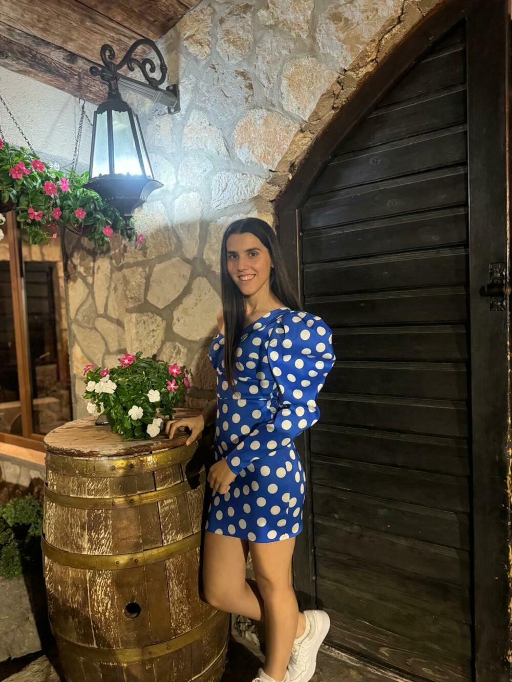 Stihom do boljeg društva: Mlada pjesnikinja Jovana Vujošević…
