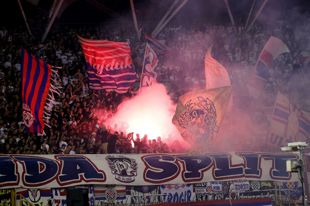 Navijači Hajduka tokom utakmice sa Ajaksom, Foto: Rojters