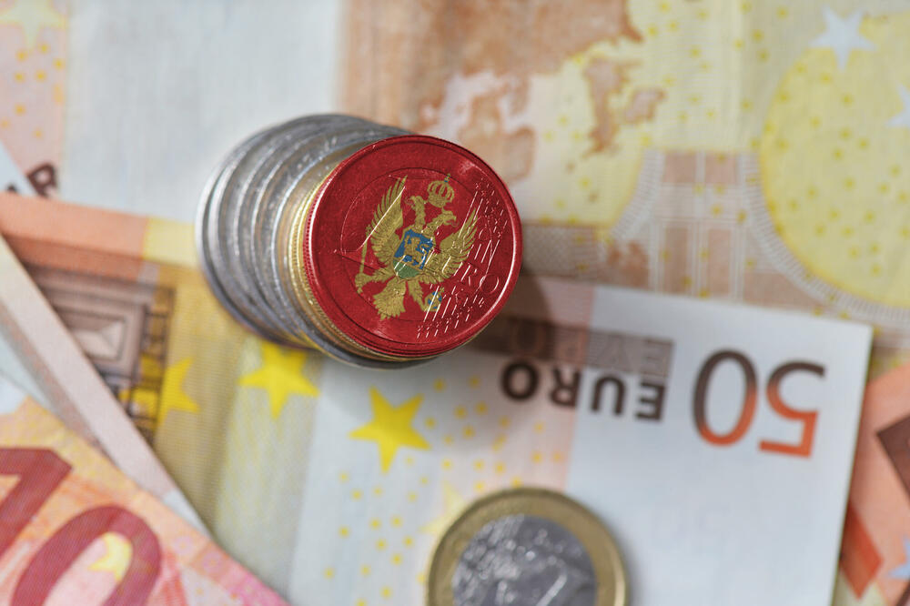 &ldquo;Ne postoji sporazum sa EU kojim bi bila regulisana upotreba eura u Crnoj Gori&rdquo; (ilustracija), Foto: Shutterstock