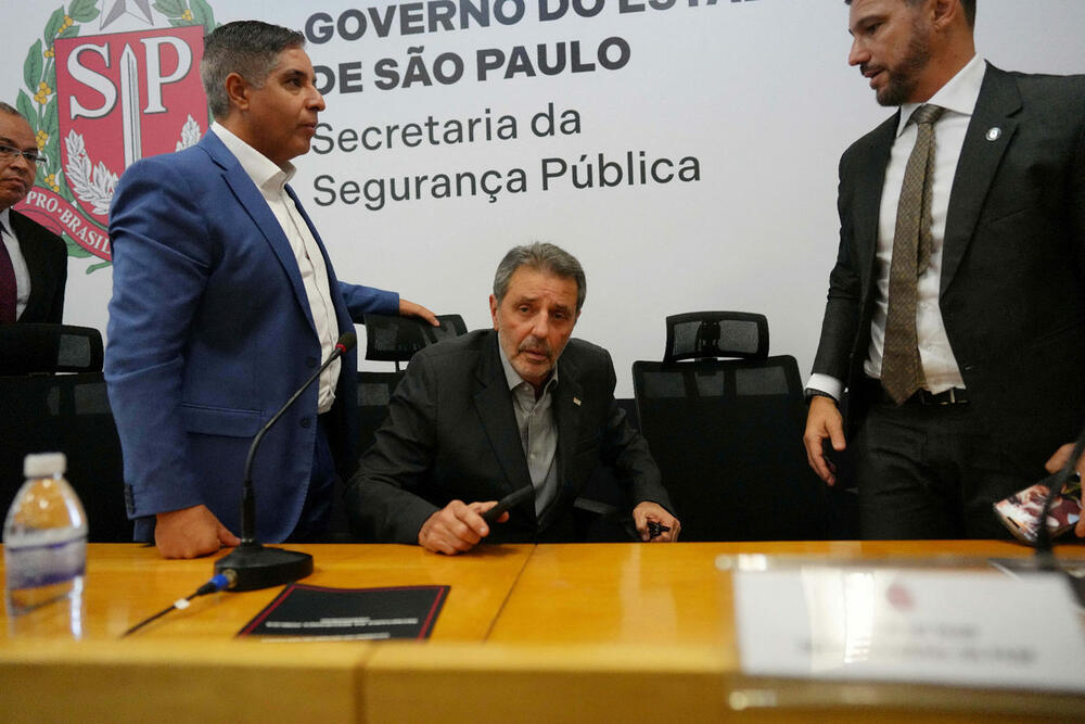 Sekretar za javnu bezbjednost Sao Paula Osvaldo Niko Gonsalves na događaju povodom vraćanja ukradenih telefona