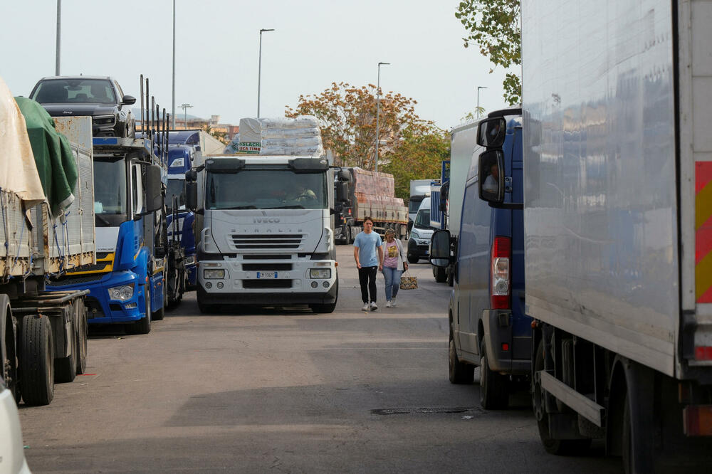 Blokada ulice u Palermu, Foto: Rojters