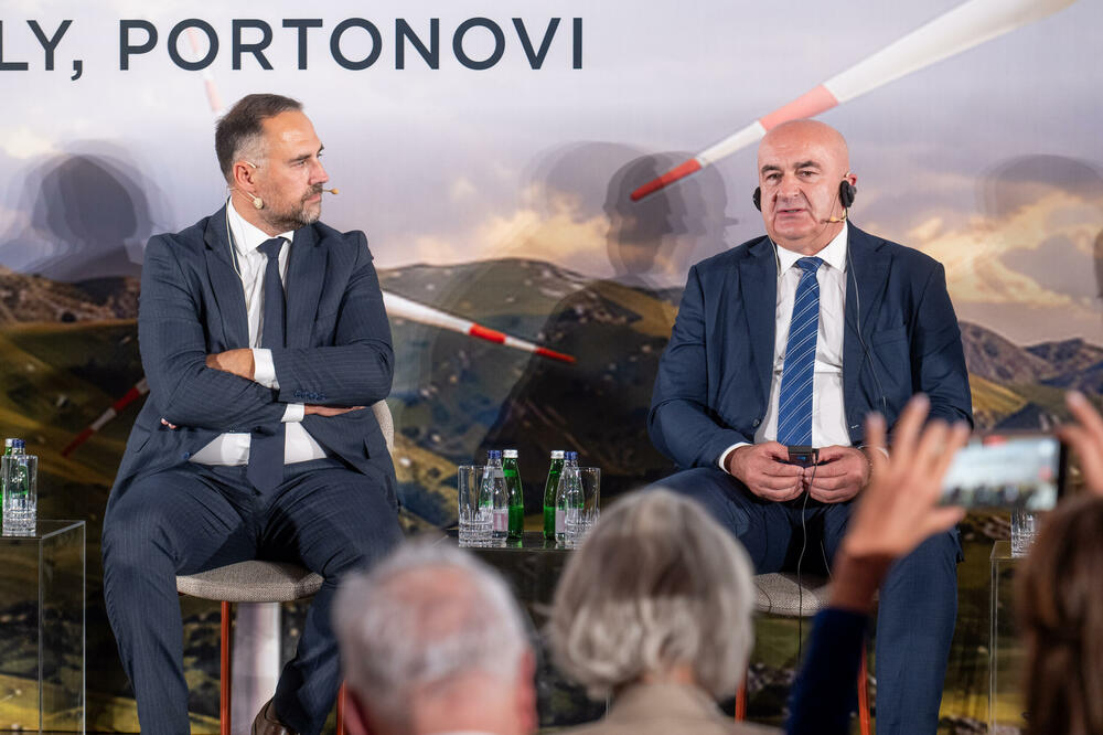 Joković na konferenciji, Foto: Ministarstvo poljoprivrede, šumarstva i vodoprivrede