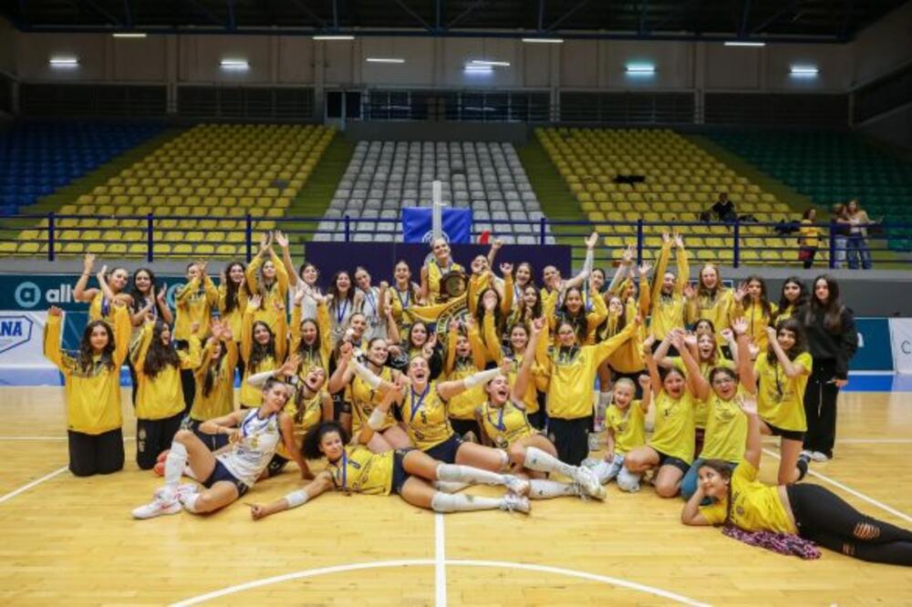 Marija Šušić i AEL osvajači Superkupa Kipra, Foto: Facebook/RoboMarkets AEL Volleyball
