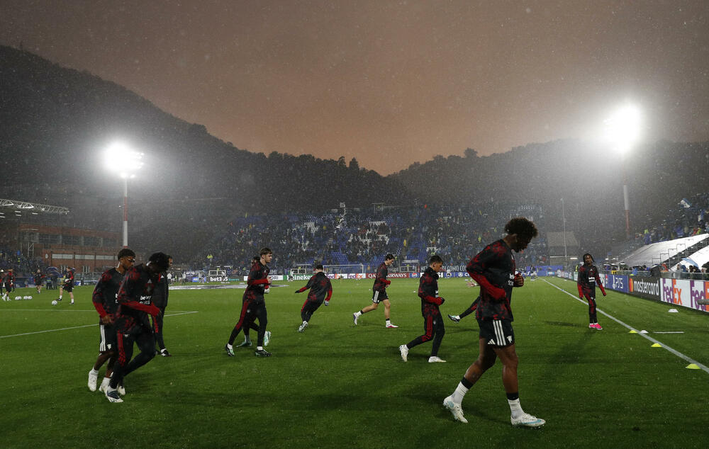 Komo, Komo stadion, Stadion Komo