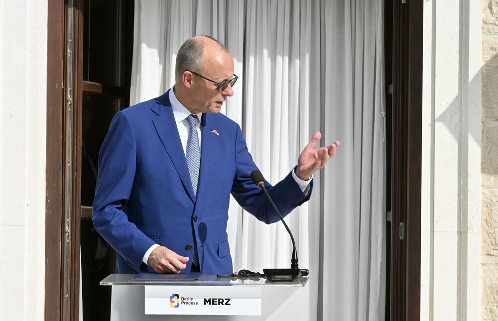 <p>Crna Gora je danas bila domaćin Samita lidera Berlinskog procesa. U Miločeru su se okupili lideri Zapadnog Balkana, predstavnici država Evropske unije i međunarodnih organizacija.</p>  <p>Pogledajte fotografije koje je zabilježio foto reporter "Vijesti" Risto Božović.</p>