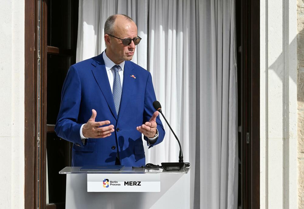 <p>Crna Gora je danas bila domaćin Samita lidera Berlinskog procesa. U Miločeru su se okupili lideri Zapadnog Balkana, predstavnici država Evropske unije i međunarodnih organizacija.</p>  <p>Pogledajte fotografije koje je zabilježio foto reporter "Vijesti" Risto Božović.</p>