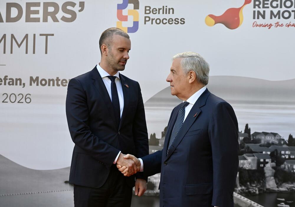 <p>Crna Gora je danas bila domaćin Samita lidera Berlinskog procesa. U Miločeru su se okupili lideri Zapadnog Balkana, predstavnici država Evropske unije i međunarodnih organizacija.</p>  <p>Pogledajte fotografije koje je zabilježio foto reporter "Vijesti" Risto Božović.</p>