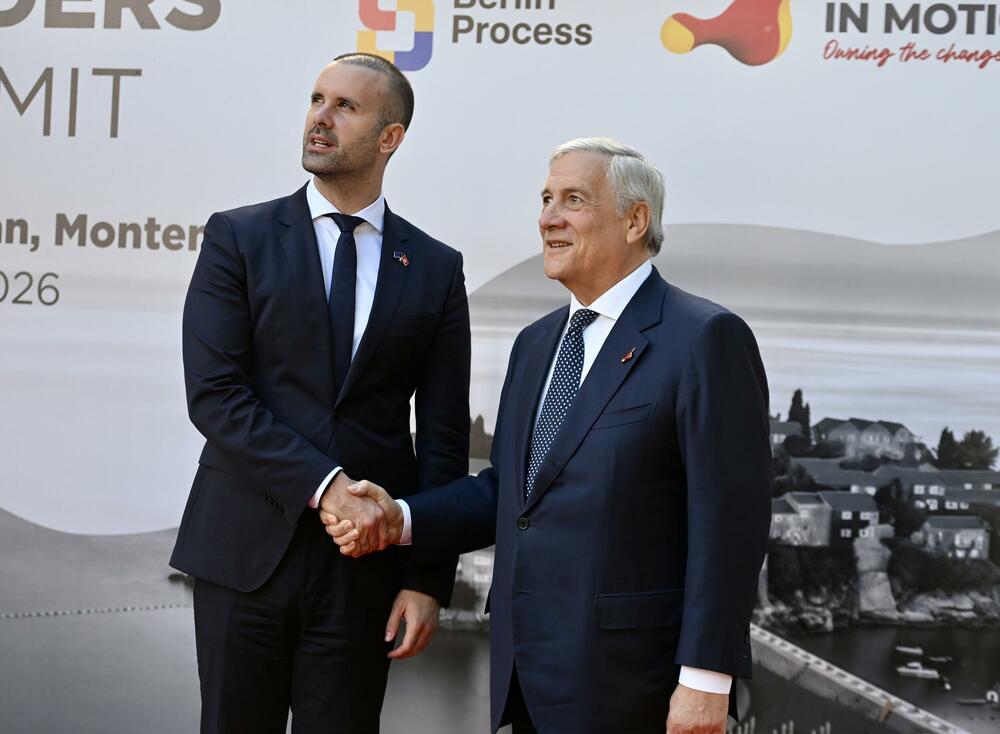 <p>Crna Gora je danas bila domaćin Samita lidera Berlinskog procesa. U Miločeru su se okupili lideri Zapadnog Balkana, predstavnici država Evropske unije i međunarodnih organizacija.</p>  <p>Pogledajte fotografije koje je zabilježio foto reporter "Vijesti" Risto Božović.</p>