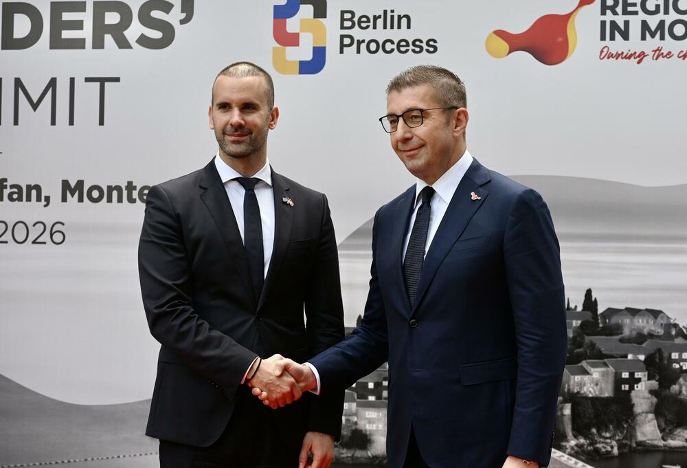 <p>Crna Gora je danas bila domaćin Samita lidera Berlinskog procesa. U Miločeru su se okupili lideri Zapadnog Balkana, predstavnici država Evropske unije i međunarodnih organizacija.</p>  <p>Pogledajte fotografije koje je zabilježio foto reporter "Vijesti" Risto Božović.</p>