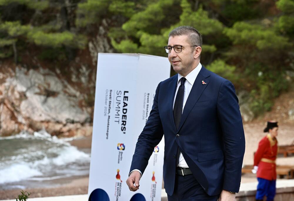 <p>Crna Gora je danas bila domaćin Samita lidera Berlinskog procesa. U Miločeru su se okupili lideri Zapadnog Balkana, predstavnici država Evropske unije i međunarodnih organizacija.</p>  <p>Pogledajte fotografije koje je zabilježio foto reporter "Vijesti" Risto Božović.</p>