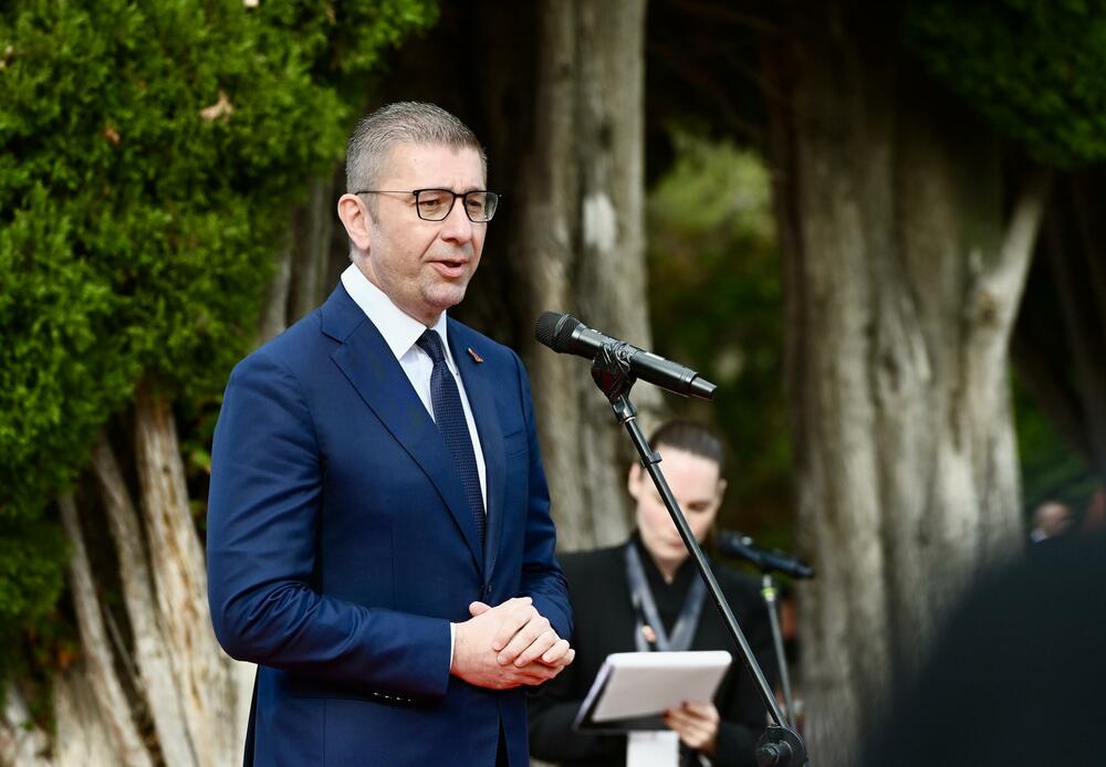 <p>Crna Gora je danas bila domaćin Samita lidera Berlinskog procesa. U Miločeru su se okupili lideri Zapadnog Balkana, predstavnici država Evropske unije i međunarodnih organizacija.</p>  <p>Pogledajte fotografije koje je zabilježio foto reporter "Vijesti" Risto Božović.</p>
