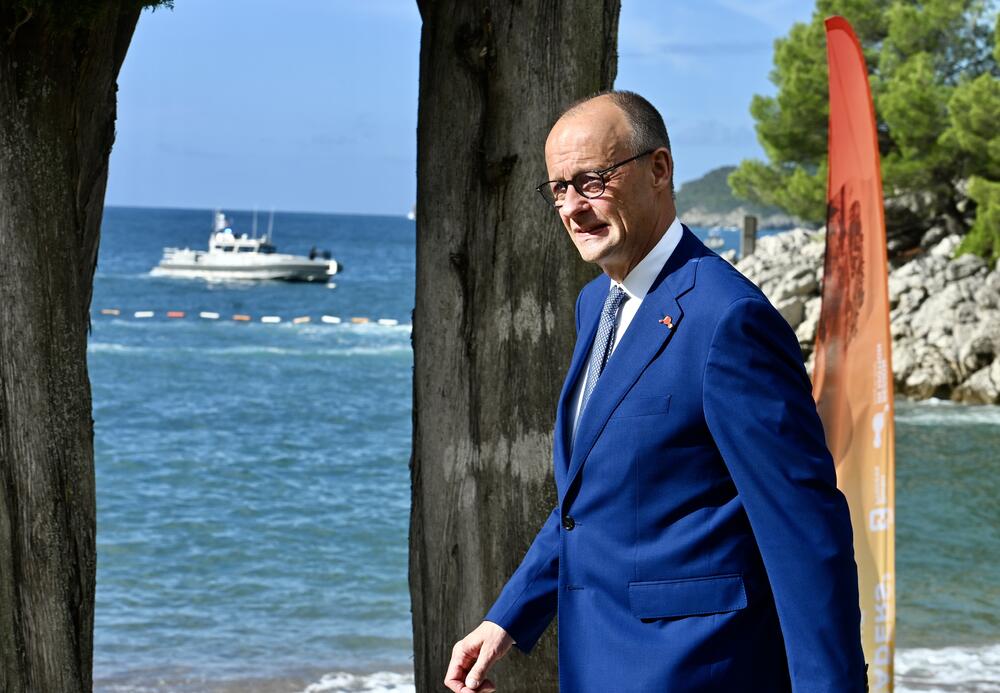 <p>Crna Gora je danas bila domaćin Samita lidera Berlinskog procesa. U Miločeru su se okupili lideri Zapadnog Balkana, predstavnici država Evropske unije i međunarodnih organizacija.</p>  <p>Pogledajte fotografije koje je zabilježio foto reporter "Vijesti" Risto Božović.</p>
