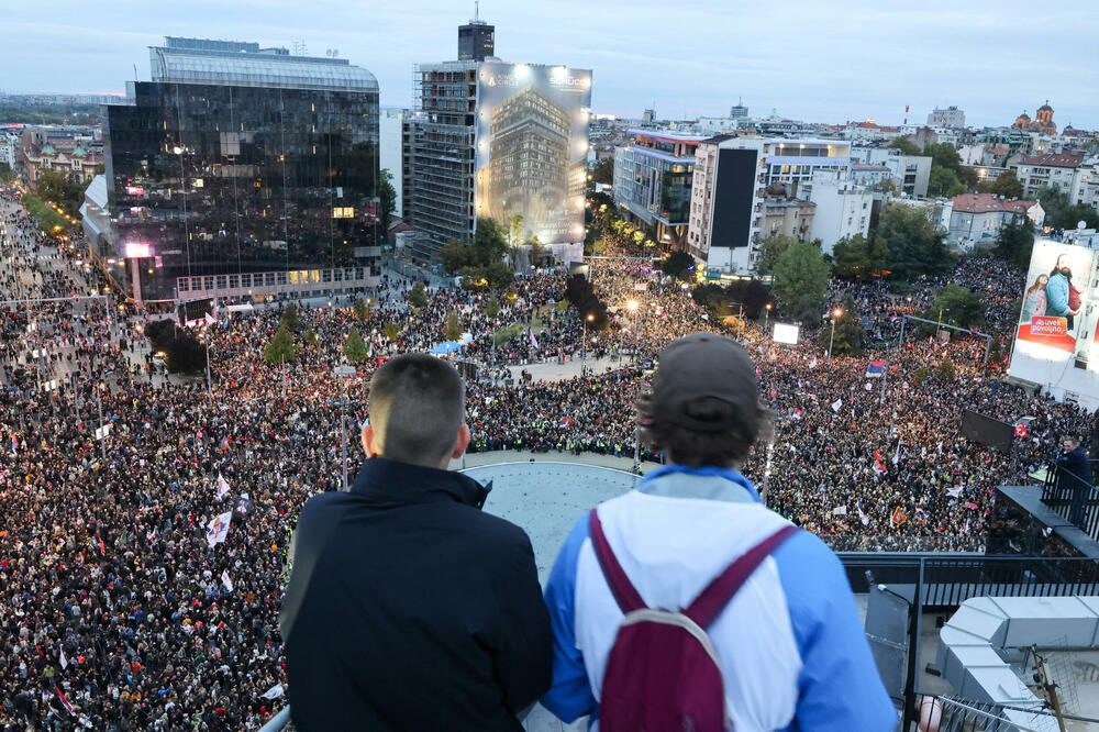 Studentska lista je sinoć održala završni miting na Slaviji, Foto: Rojters