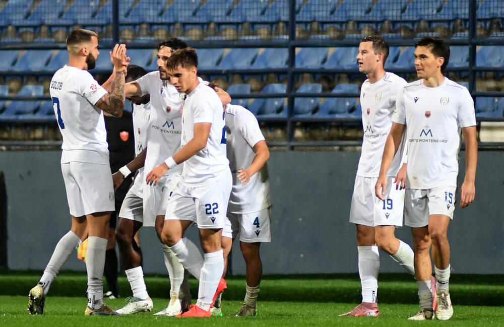 <p>Fantasičnim golom Igora Vukčevića u 92. minutu Arsenal kaznio opuštanje Podgoričana u finišu</p>