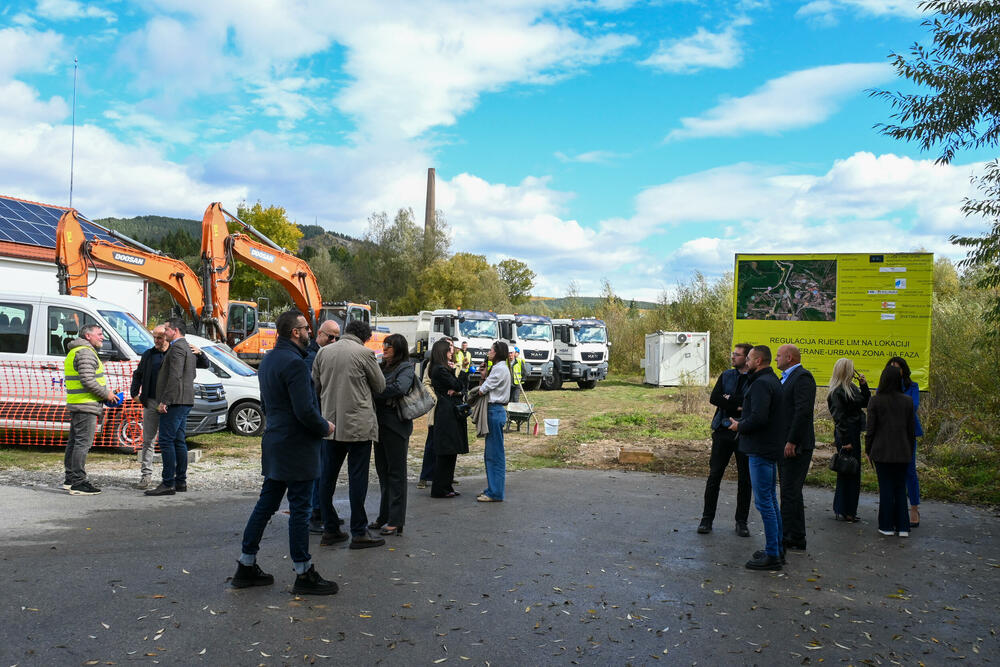 <p>Projekat je jedan od projekata iz kapitalnog budžeta Opštine Berane vrijednog 53 miliona eura, a realizuje se u saradnji Opštine Berane i Ministarstva poljoprivrede, šumarstva i vodoprivrede</p>