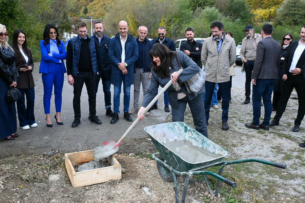 <p>Projekat je jedan od projekata iz kapitalnog budžeta Opštine Berane vrijednog 53 miliona eura, a realizuje se u saradnji Opštine Berane i Ministarstva poljoprivrede, šumarstva i vodoprivrede</p>