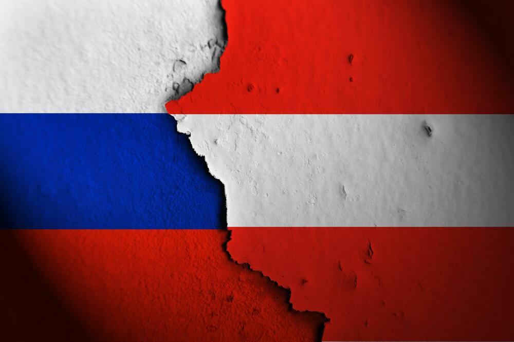 Zastave Rusij i Austrije, Foto: Shutterstock
