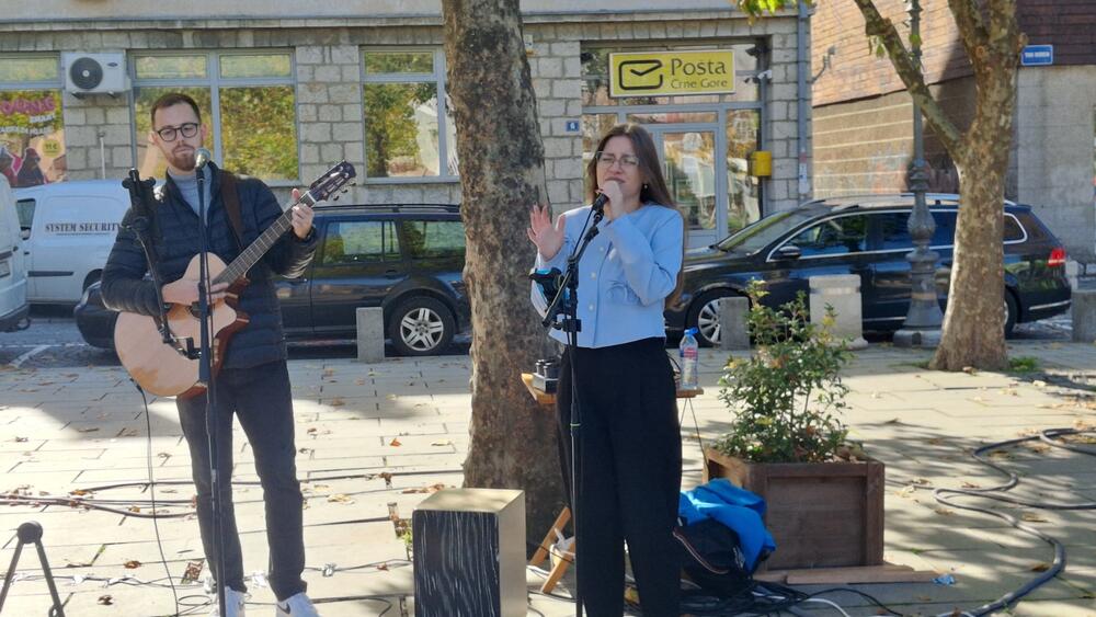 <p>Sajam organizuju Turistička organizacija i Opština Kolašin, a izložbeni i prodajni dio prati muzički program</p>