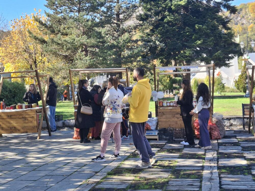 <p>Sajam organizuju Turistička organizacija i Opština Kolašin, a izložbeni i prodajni dio prati muzički program</p>