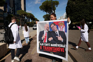 Isti recept u Beogradu i Tirani: Vlast za proteste krivi strane...