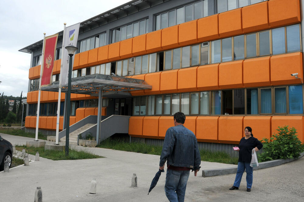 Zdravstveno osiguranje u Crnoj Gori već četiri godine ne plaćaju ni domaći ni strani radnici: Fond, Foto: Boris Pejovic