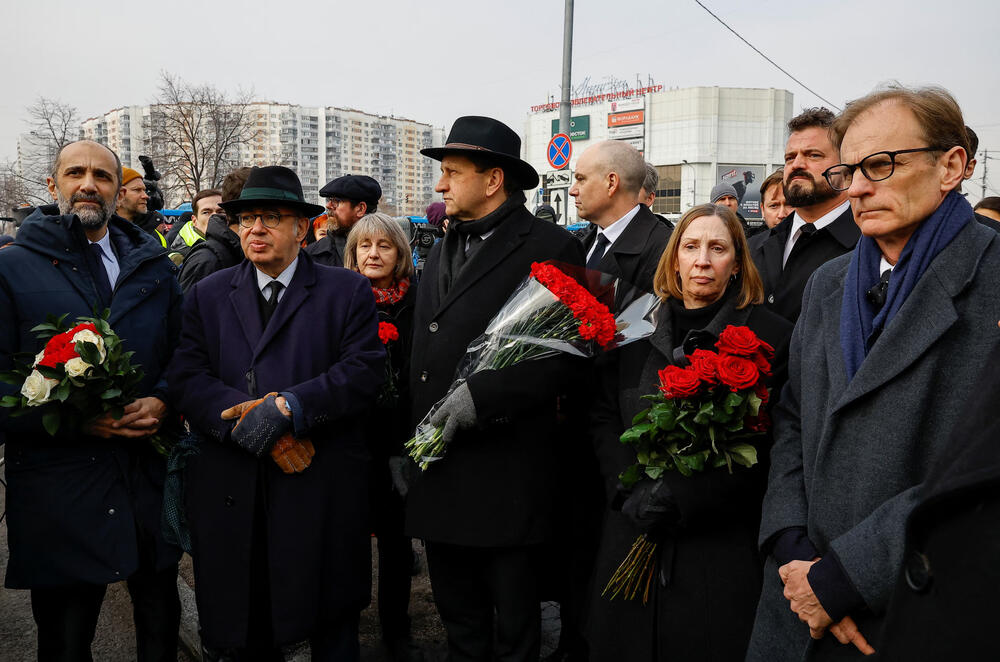 Među zapadnim diplomatama koji su prisustvovali sahrani Navaljnog u Moskvi bili su Trejsi i Levi