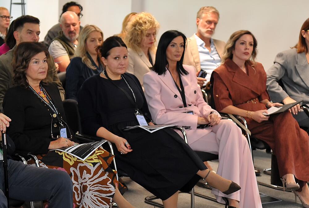 <p>Plenarni predavači sa renomiranih svjetskih univerziteta, kao i više od 80 autora sa brojnih univerziteta, značajno su doprinijeli uspjehu i međunarodnom odjeku Konferencije.</p>