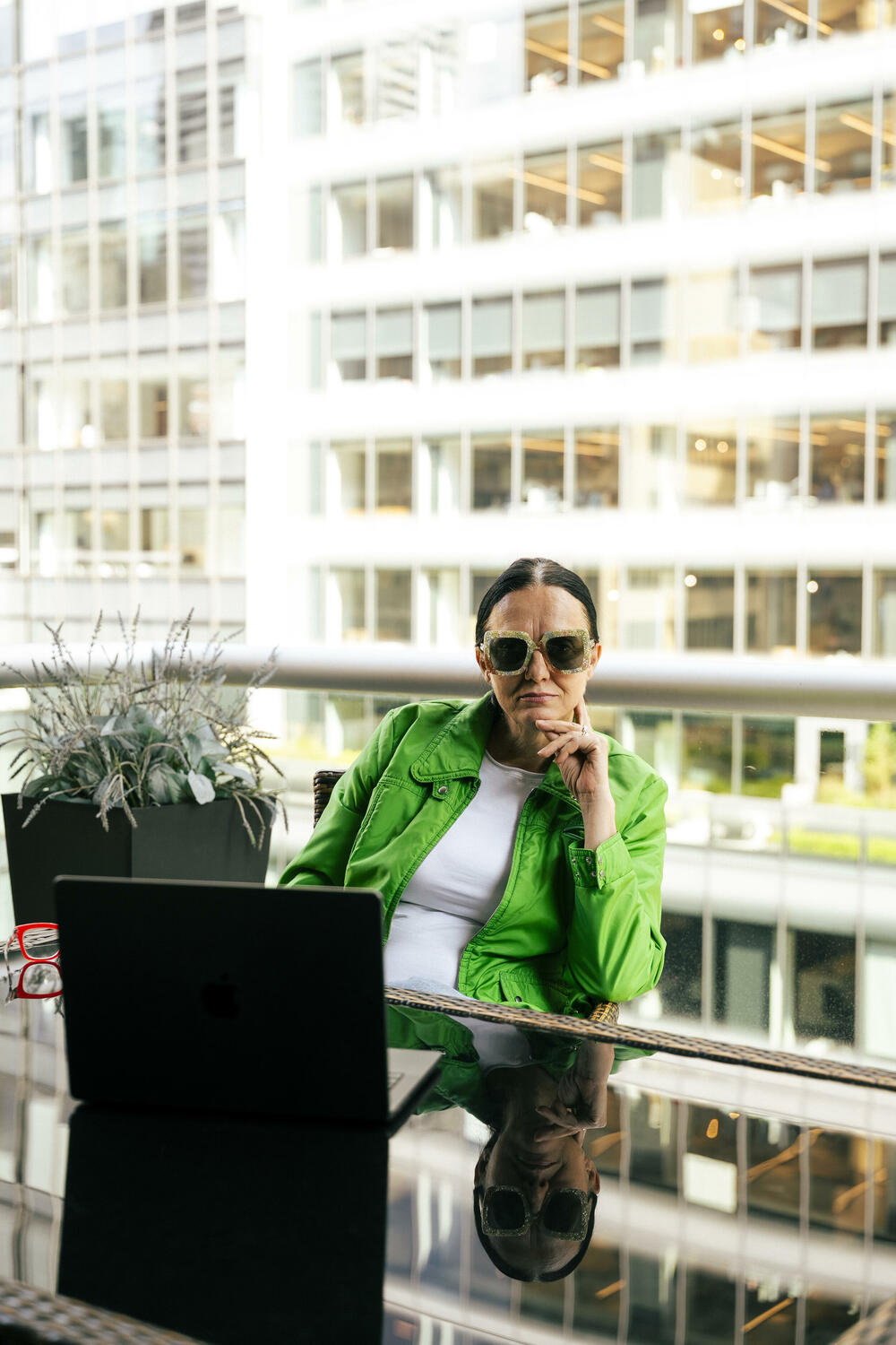 <p>Modna dizajnerka, Radojka Tepavac, za &ldquo;Vijesti&rdquo; prenosi utiske sa New York Fashion Week-a gdje je predstavila svoju kolekciju, a najavljuje i prikazivanje iste u dopunjenoj verziji na crnogorskoj Nedjelji mode</p>