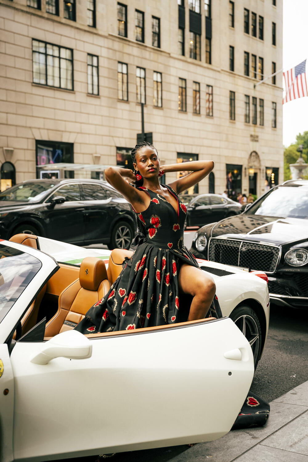 <p>Modna dizajnerka, Radojka Tepavac, za &ldquo;Vijesti&rdquo; prenosi utiske sa New York Fashion Week-a gdje je predstavila svoju kolekciju, a najavljuje i prikazivanje iste u dopunjenoj verziji na crnogorskoj Nedjelji mode</p>