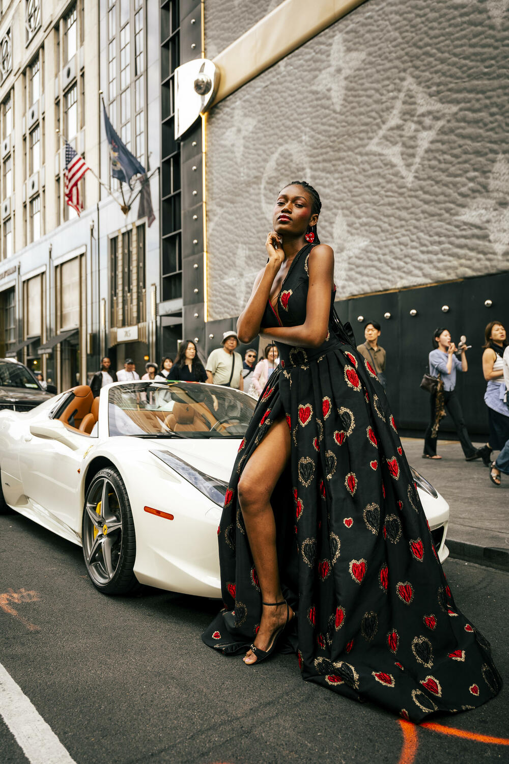 <p>Modna dizajnerka, Radojka Tepavac, za &ldquo;Vijesti&rdquo; prenosi utiske sa New York Fashion Week-a gdje je predstavila svoju kolekciju, a najavljuje i prikazivanje iste u dopunjenoj verziji na crnogorskoj Nedjelji mode</p>