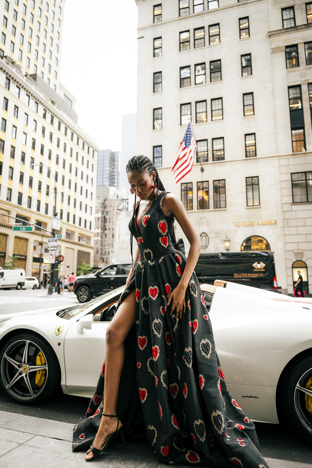 <p>Modna dizajnerka, Radojka Tepavac, za &ldquo;Vijesti&rdquo; prenosi utiske sa New York Fashion Week-a gdje je predstavila svoju kolekciju, a najavljuje i prikazivanje iste u dopunjenoj verziji na crnogorskoj Nedjelji mode</p>