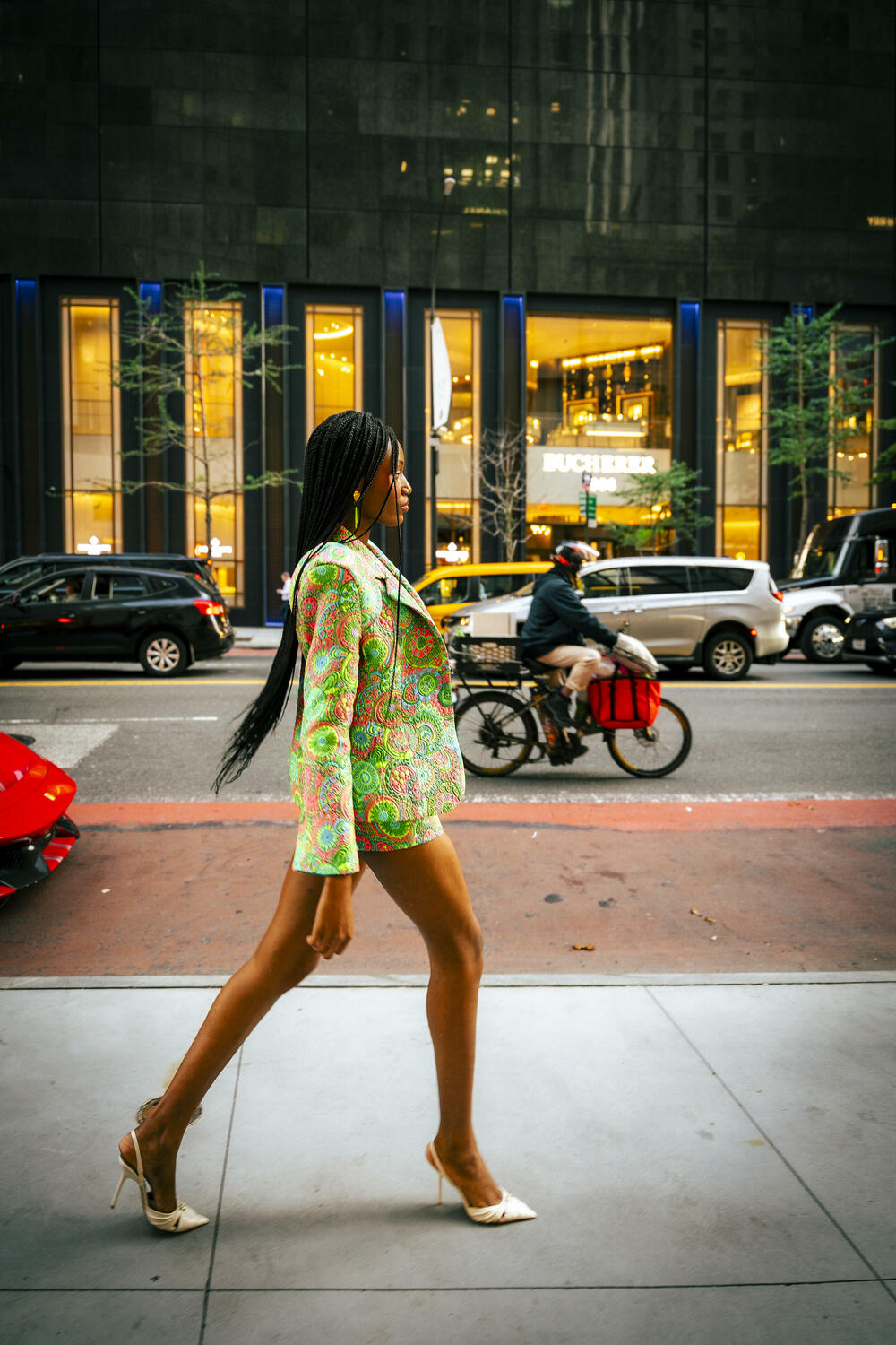 <p>Modna dizajnerka, Radojka Tepavac, za &ldquo;Vijesti&rdquo; prenosi utiske sa New York Fashion Week-a gdje je predstavila svoju kolekciju, a najavljuje i prikazivanje iste u dopunjenoj verziji na crnogorskoj Nedjelji mode</p>