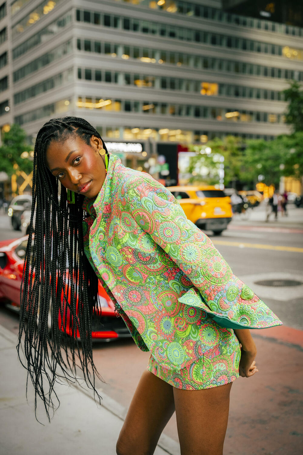 <p>Modna dizajnerka, Radojka Tepavac, za &ldquo;Vijesti&rdquo; prenosi utiske sa New York Fashion Week-a gdje je predstavila svoju kolekciju, a najavljuje i prikazivanje iste u dopunjenoj verziji na crnogorskoj Nedjelji mode</p>