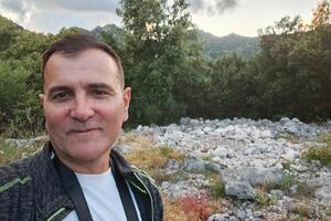Ispravljanje kolonijalno nametnutog okvira: Domagoj Nikolić, autor...