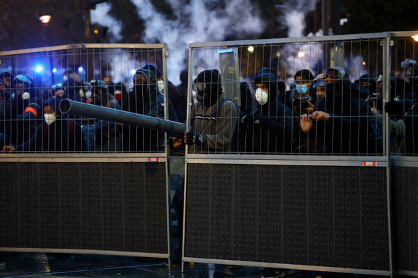 Sukobi policije i demonstranata u Parizu, oko 410.000 ljudi na...