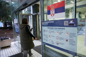 UŽIVO Vanredni parlamentarni izbori u Srbiji, takmiči se 18 lista