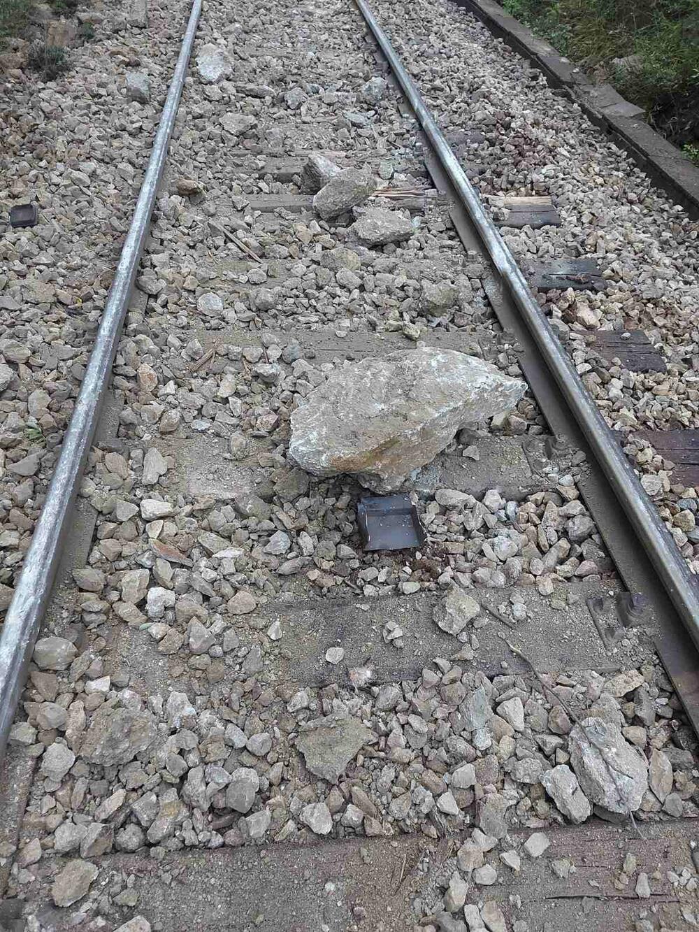 <p>"Vijestima" je iz Željezničke infrastrukture rečeno da nije bilo povrijeđenih i da je za putnike organizovan alternativni prevoz autobusima</p>