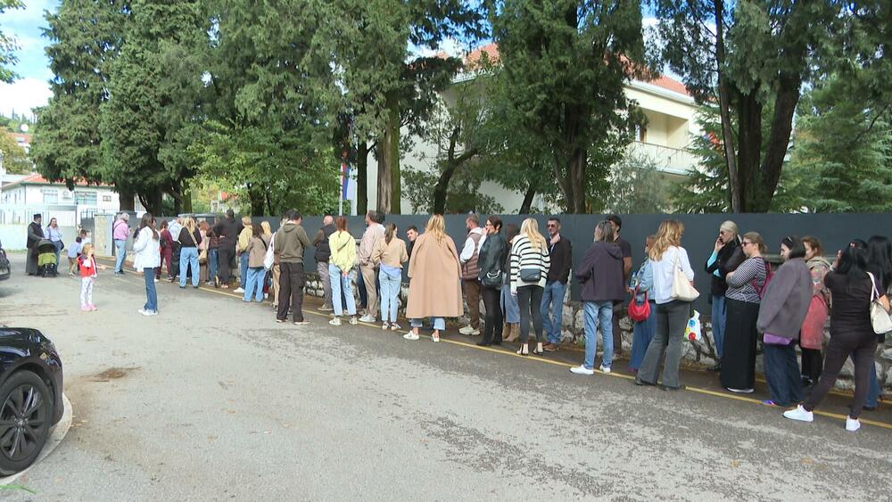 glasanje u Ambasadi Srbije