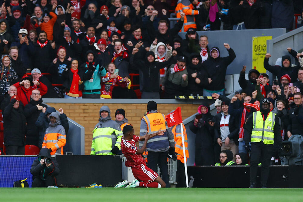 Isak je šestim golom u prvenstvu vodio Liverpul do pobjede, Foto: Reuters