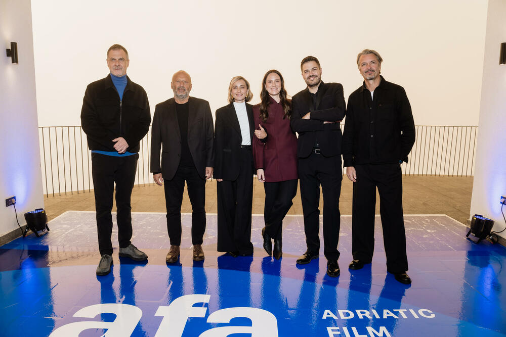 <p><em>Drugo izdanje Adriatic Film & TV Awards (AFA) svečano je otvoreno 23. oktobra na Žičari Kotor&ndash;Lovćen, koja je ugostila nominovane glumce, reditelje, producente, organizatore i partnere iz cijelog regiona. Kao jedan od sponzora i domaćin otvaranja, Kotor Cable Car podržao je događaj koji je nastavljen svečanom dodjelom nagrada u Porto Montenegru u Tivtu.</em></p>