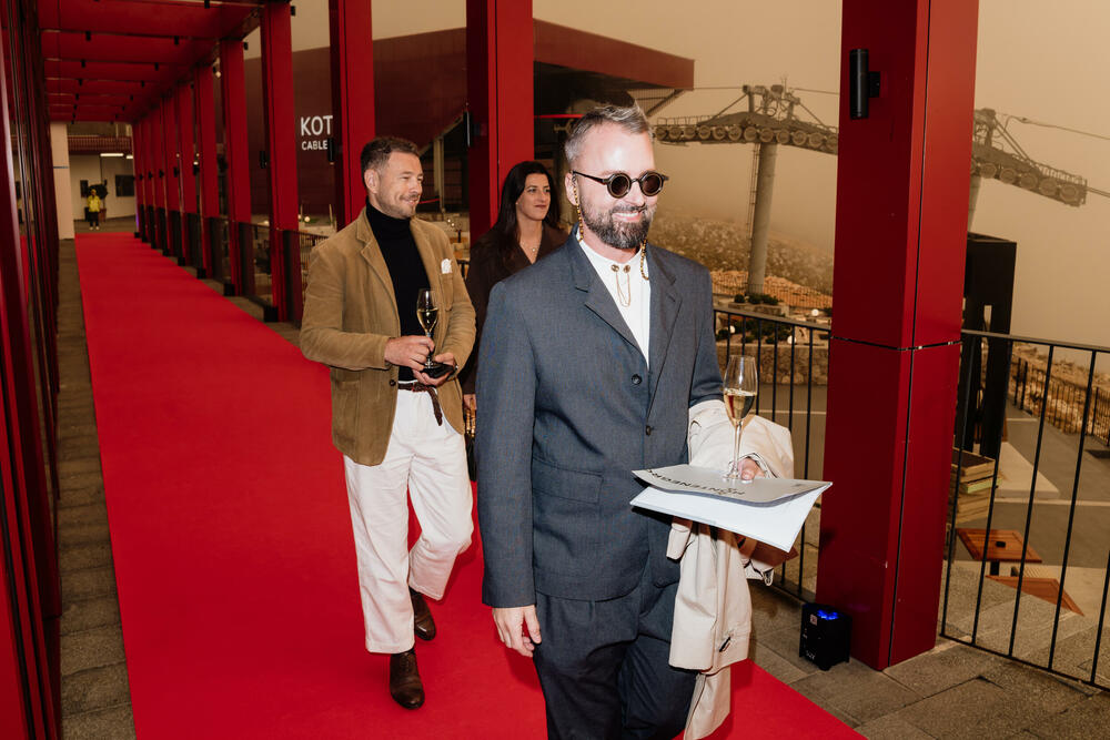 <p><em>Drugo izdanje Adriatic Film & TV Awards (AFA) svečano je otvoreno 23. oktobra na Žičari Kotor&ndash;Lovćen, koja je ugostila nominovane glumce, reditelje, producente, organizatore i partnere iz cijelog regiona. Kao jedan od sponzora i domaćin otvaranja, Kotor Cable Car podržao je događaj koji je nastavljen svečanom dodjelom nagrada u Porto Montenegru u Tivtu.</em></p>