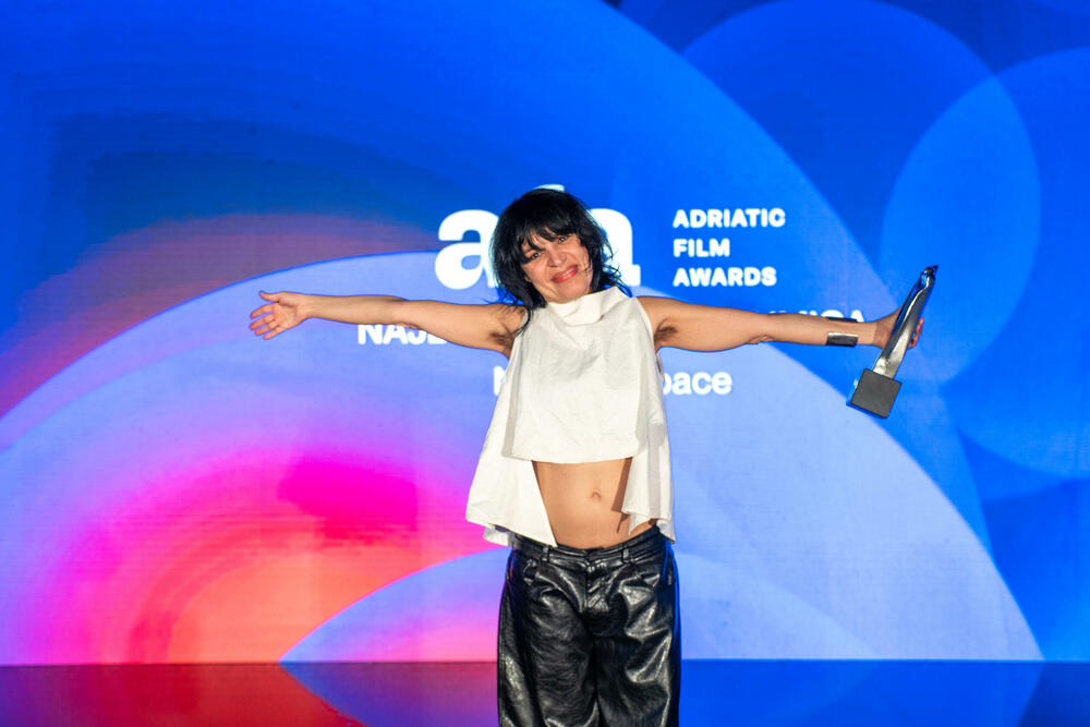 <p><em>Drugo izdanje Adriatic Film & TV Awards (AFA) svečano je otvoreno 23. oktobra na Žičari Kotor&ndash;Lovćen, koja je ugostila nominovane glumce, reditelje, producente, organizatore i partnere iz cijelog regiona. Kao jedan od sponzora i domaćin otvaranja, Kotor Cable Car podržao je događaj koji je nastavljen svečanom dodjelom nagrada u Porto Montenegru u Tivtu.</em></p>