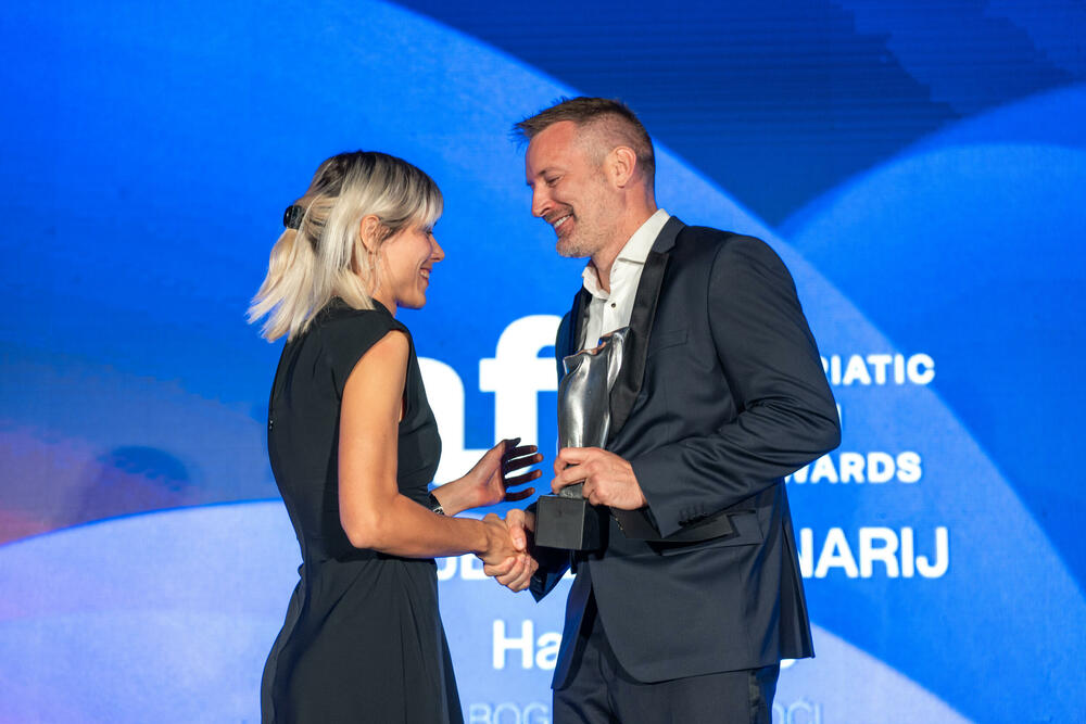 <p><em>Drugo izdanje Adriatic Film & TV Awards (AFA) svečano je otvoreno 23. oktobra na Žičari Kotor&ndash;Lovćen, koja je ugostila nominovane glumce, reditelje, producente, organizatore i partnere iz cijelog regiona. Kao jedan od sponzora i domaćin otvaranja, Kotor Cable Car podržao je događaj koji je nastavljen svečanom dodjelom nagrada u Porto Montenegru u Tivtu.</em></p>