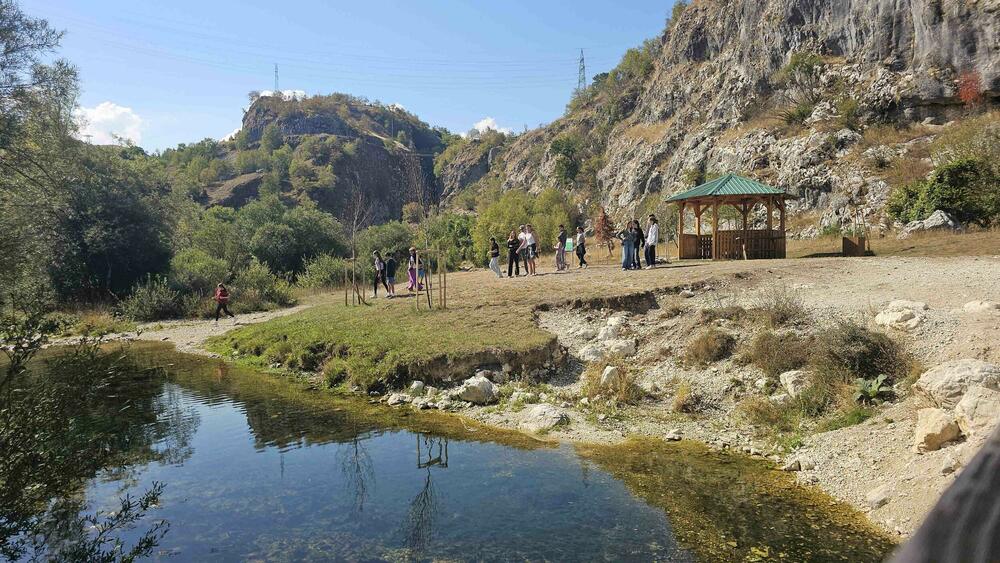<p>Kamp &bdquo;Malo sunce&ldquo; okupio djecu iz tri crnogorska grada, koja su kroz film istraživala prirodno i kulturno nasljeđe ovog kraja</p>