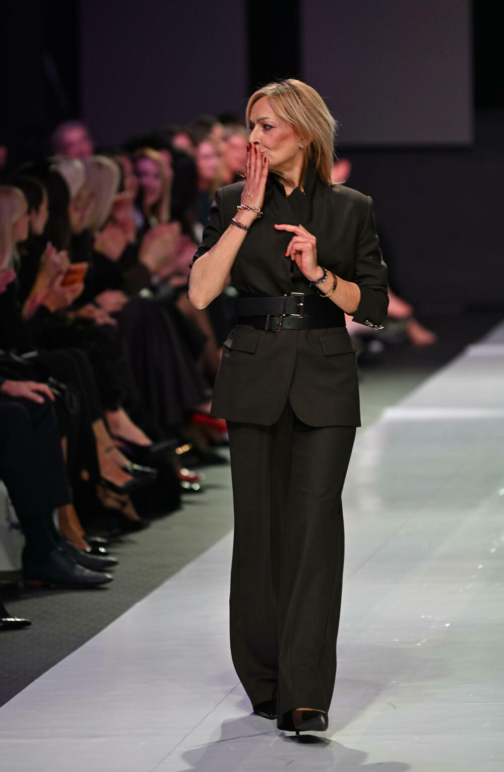 <p>Kolecije su prikazali brend XYZ, Tian Style, Nurban Natalije Urbanove, Akicas Aleksandre Stamenić, Radojka Tepavac, ali i studenti UDG-a sa smjera Modni dizajn - Elena Roganović i Marija Radunović</p>
