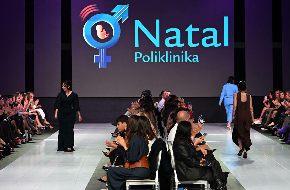 <p>Kolecije su prikazali brend XYZ, Tian Style, Nurban Natalije Urbanove, Akicas Aleksandre Stamenić, Radojka Tepavac, ali i studenti UDG-a sa smjera Modni dizajn - Elena Roganović i Marija Radunović</p>